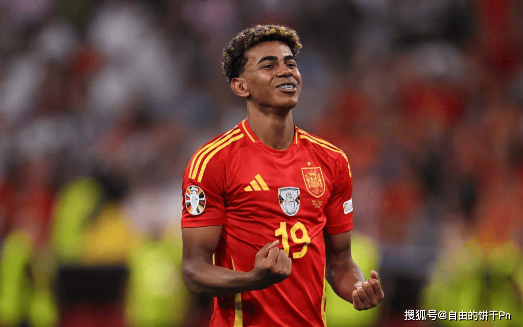 CBA俱乐部杯：长沙不敌深圳 广厦获三连胜（CBA俱乐部杯：深圳力克长沙，广厦豪取三连胜）